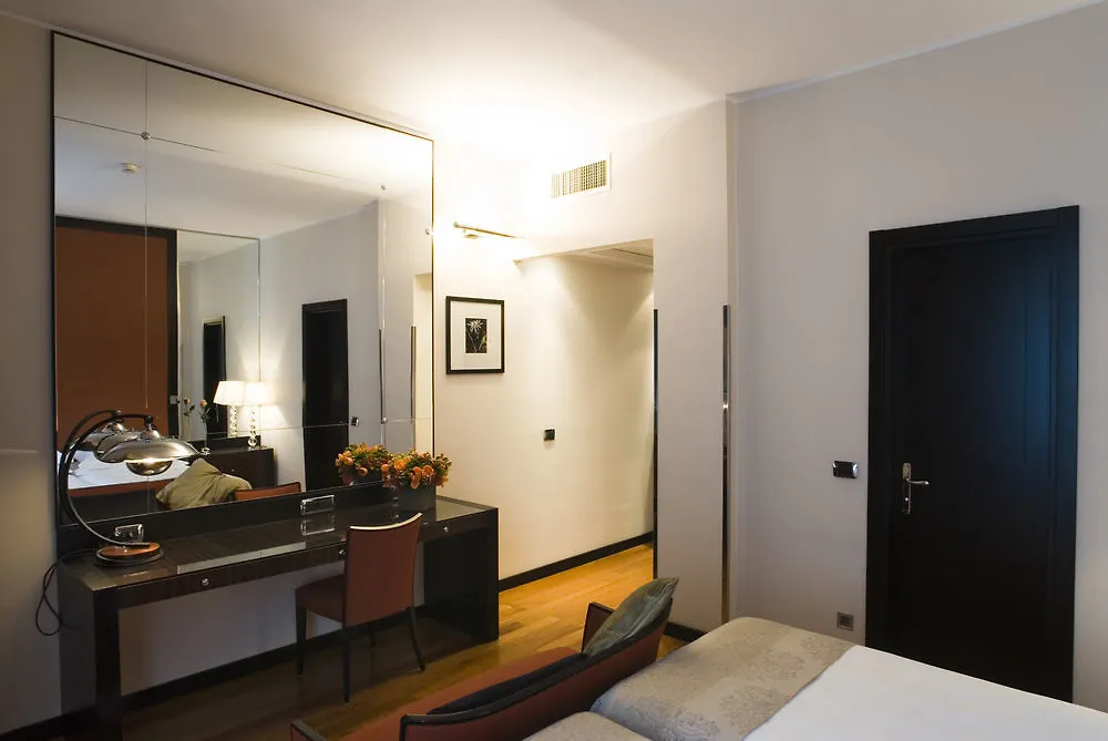 **** Hotel Starhotels Anderson Mailand Italien