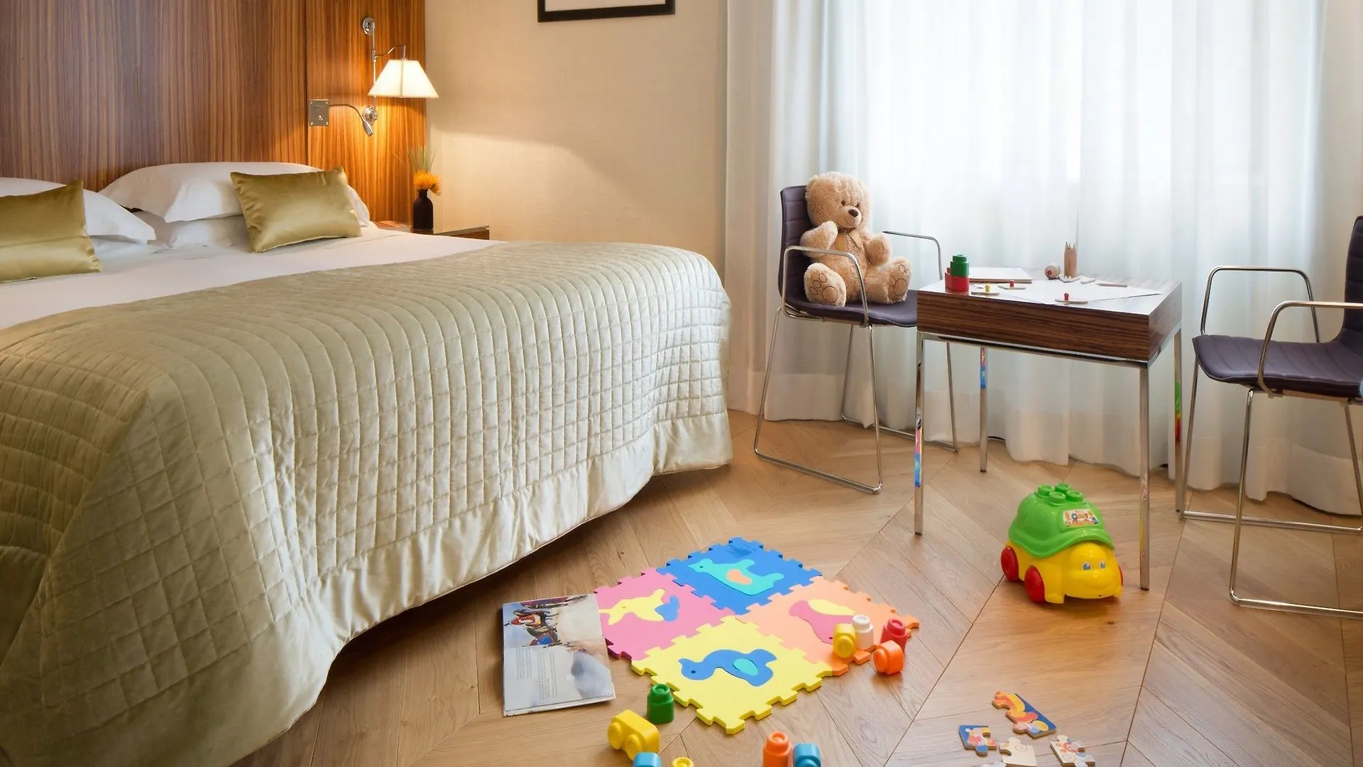 Starhotels Anderson Milán 4*,